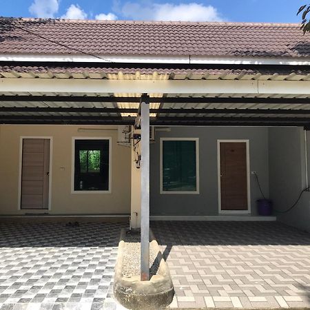 บ้านริมเนิน รีสอร์ท งาว Ngao Bagian luar foto